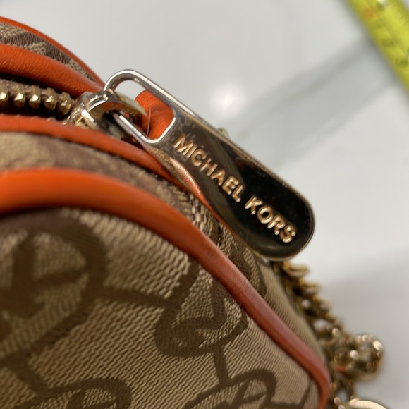 ✨SOLD✨Michael Kors mini crossbody bag - Picture 13 of 13